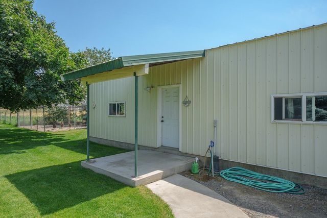 8711 S Cedar Rd, Spokane, WA 99224
