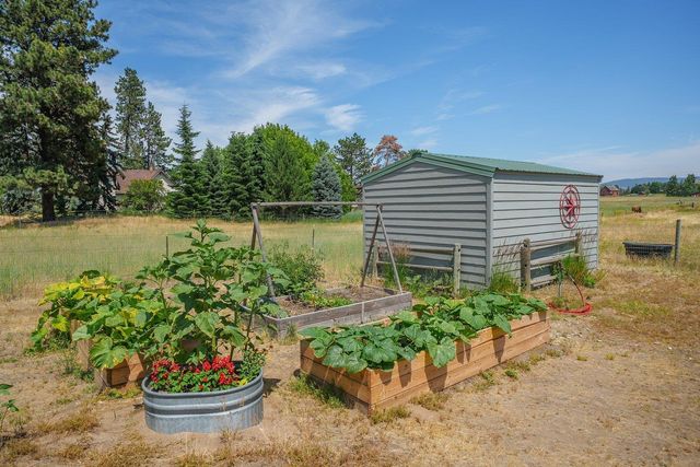 8711 S Cedar Rd, Spokane, WA 99224
