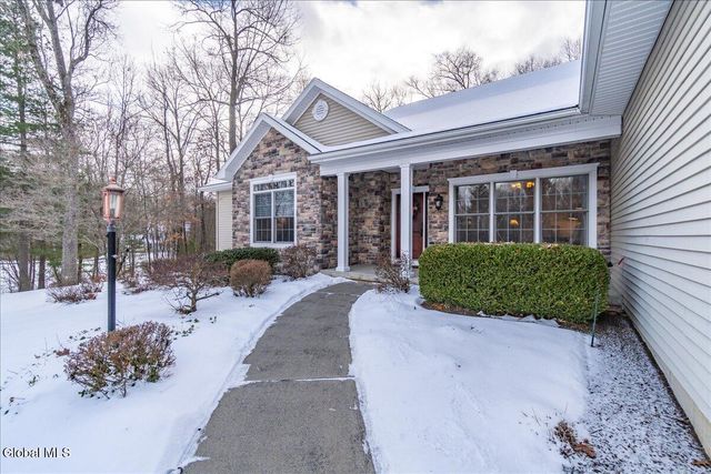 21 Wesley Court, Halfmoon, NY 12188