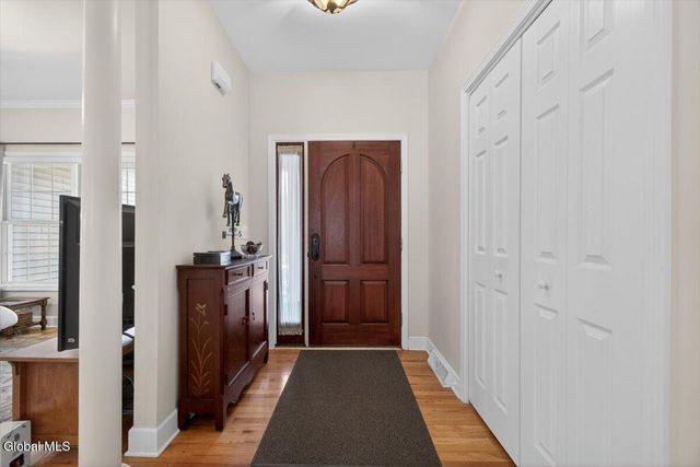 21 Wesley Court, Halfmoon, NY 12188