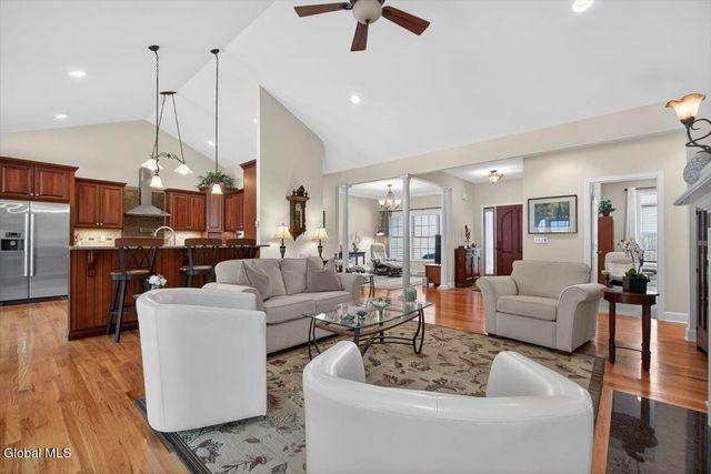 21 Wesley Court, Halfmoon, NY 12188