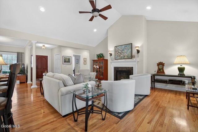 21 Wesley Court, Halfmoon, NY 12188