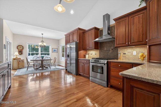 21 Wesley Court, Halfmoon, NY 12188