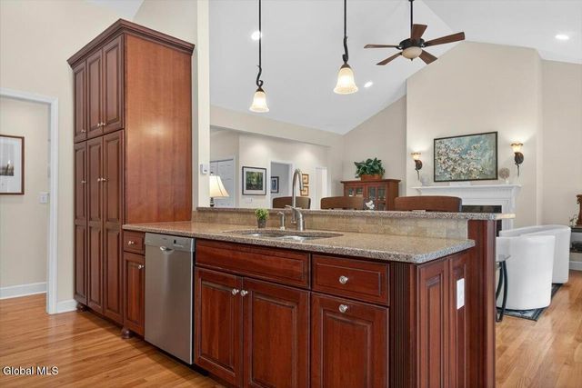 21 Wesley Court, Halfmoon, NY 12188