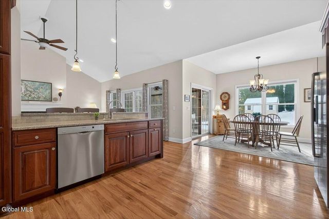 21 Wesley Court, Halfmoon, NY 12188