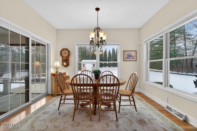 21 Wesley Court, Halfmoon, NY 12188