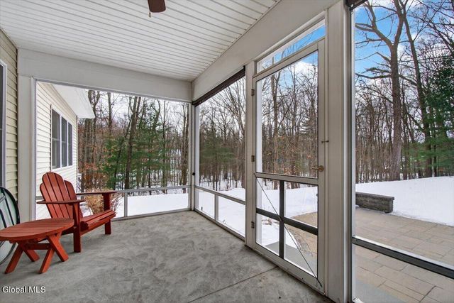 21 Wesley Court, Halfmoon, NY 12188