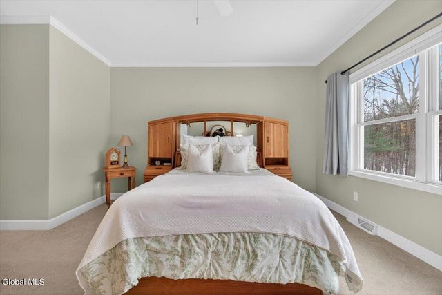 21 Wesley Court, Halfmoon, NY 12188