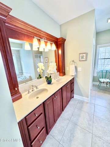 21 Wesley Court, Halfmoon, NY 12188