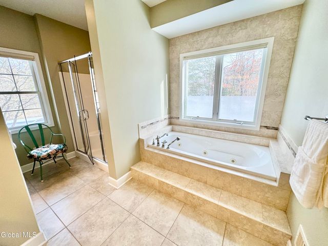 21 Wesley Court, Halfmoon, NY 12188