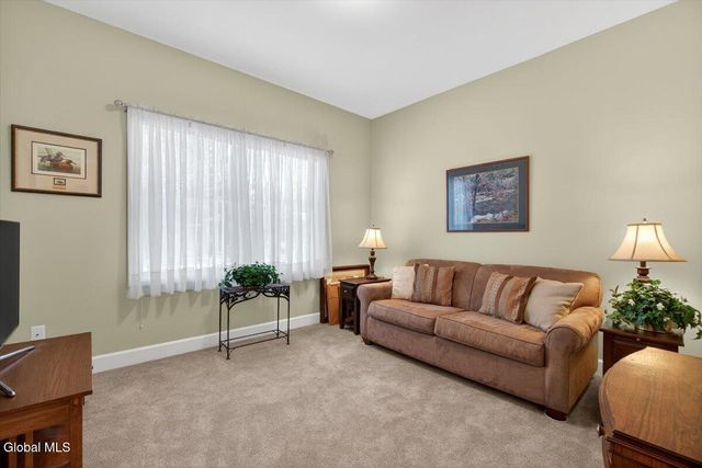 21 Wesley Court, Halfmoon, NY 12188