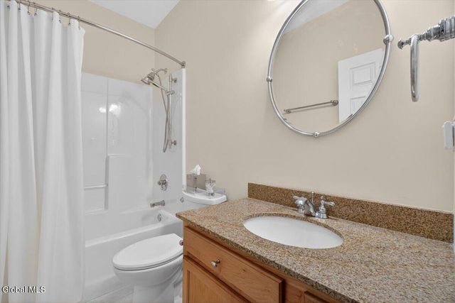 21 Wesley Court, Halfmoon, NY 12188