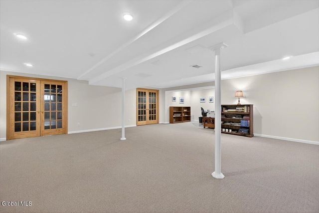 21 Wesley Court, Halfmoon, NY 12188