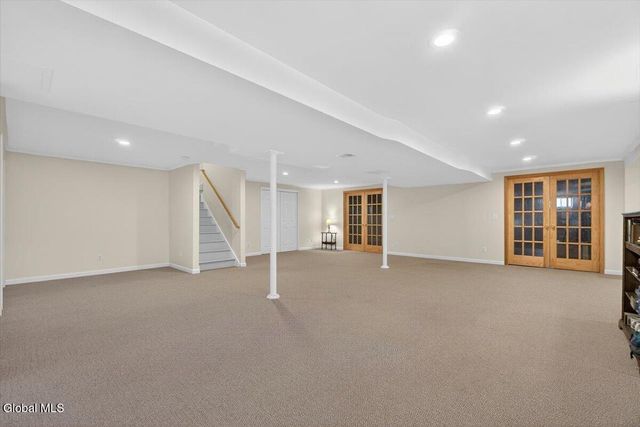 21 Wesley Court, Halfmoon, NY 12188