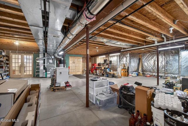 21 Wesley Court, Halfmoon, NY 12188