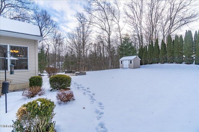 21 Wesley Court, Halfmoon, NY 12188