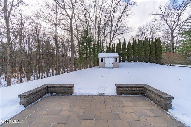 21 Wesley Court, Halfmoon, NY 12188