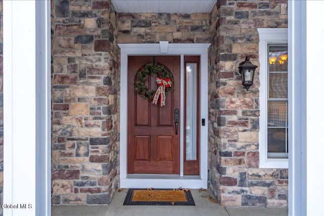 21 Wesley Court, Halfmoon, NY 12188