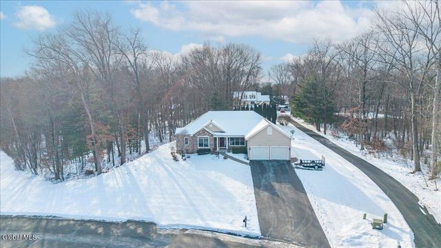 21 Wesley Court, Halfmoon, NY 12188