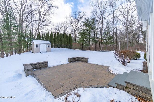 21 Wesley Court, Halfmoon, NY 12188