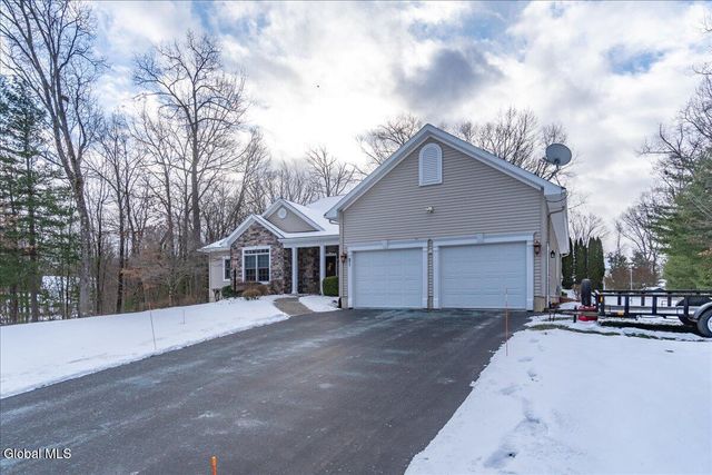 21 Wesley Court, Halfmoon, NY 12188