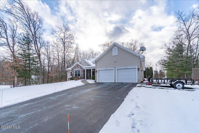 21 Wesley Court, Halfmoon, NY 12188