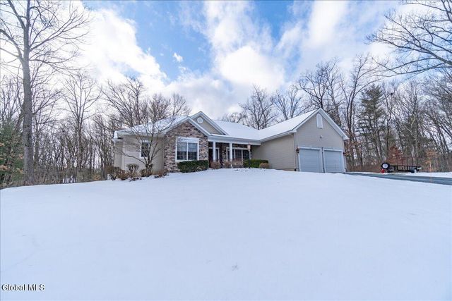 21 Wesley Court, Halfmoon, NY 12188