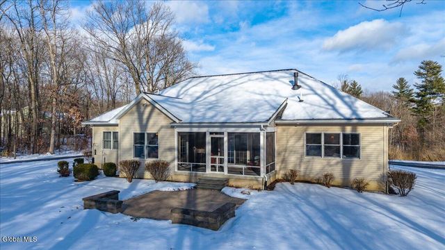 21 Wesley Court, Halfmoon, NY 12188