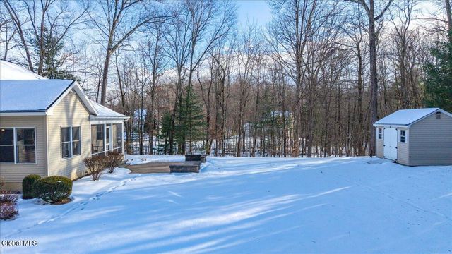 21 Wesley Court, Halfmoon, NY 12188