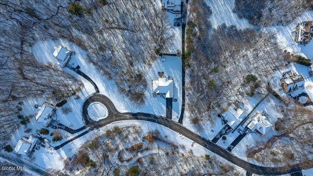 21 Wesley Court, Halfmoon, NY 12188