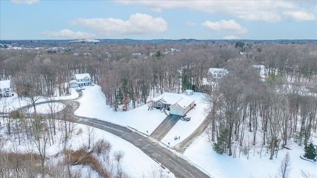21 Wesley Court, Halfmoon, NY 12188