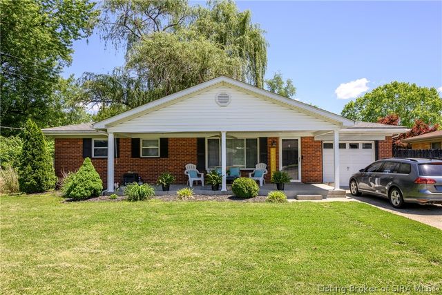 710 Georgian Avenue, Sellersburg, IN 47172