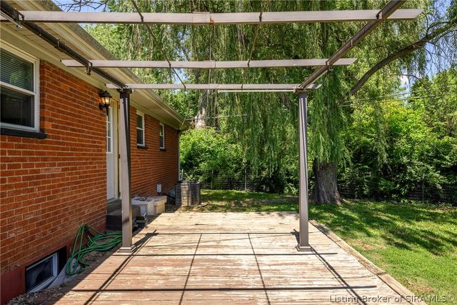 710 Georgian Avenue, Sellersburg, IN 47172