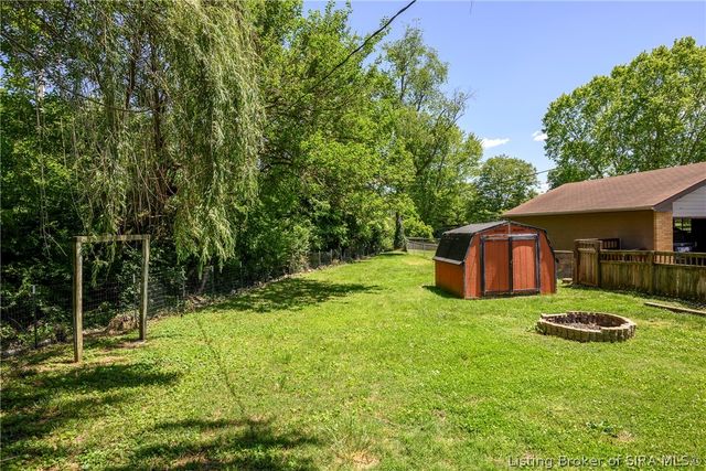 710 Georgian Avenue, Sellersburg, IN 47172