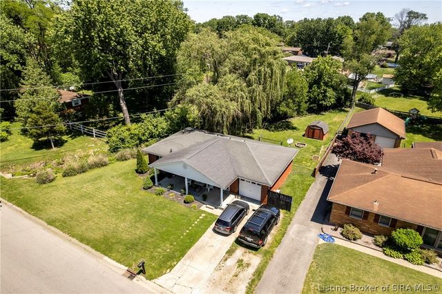 710 Georgian Avenue, Sellersburg, IN 47172