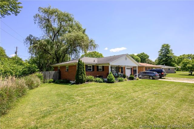 710 Georgian Avenue, Sellersburg, IN 47172