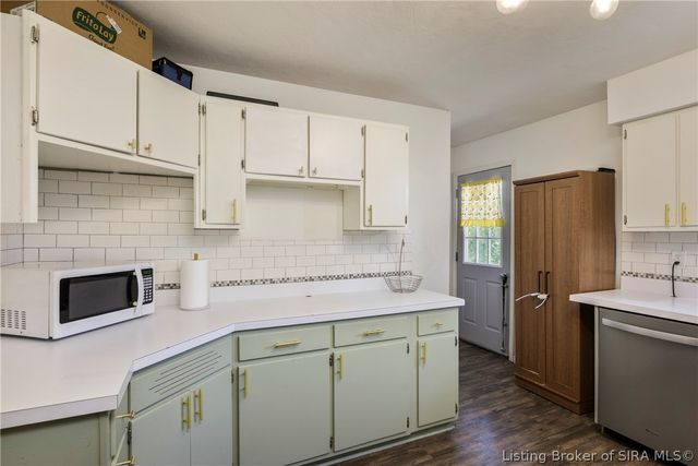 710 Georgian Avenue, Sellersburg, IN 47172