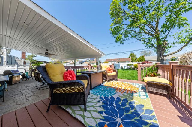 3585 Centerview Avenue, Wantagh, NY 11793