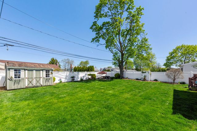 3585 Centerview Avenue, Wantagh, NY 11793