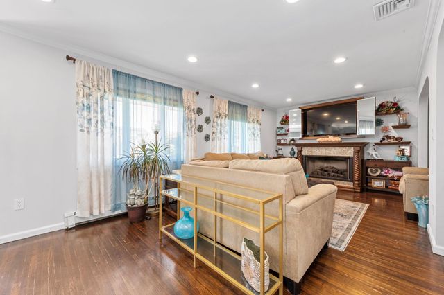 3585 Centerview Avenue, Wantagh, NY 11793
