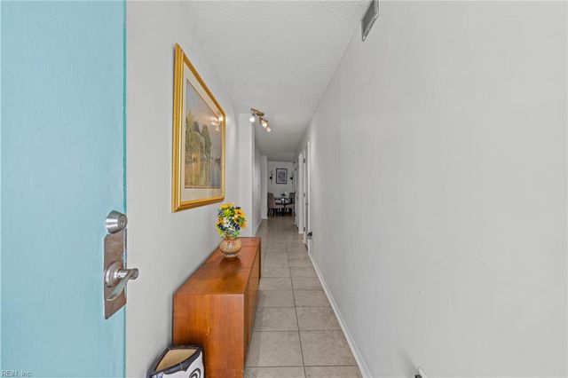 1222 E Ocean View Ave Apt 304, Norfolk, VA 23503