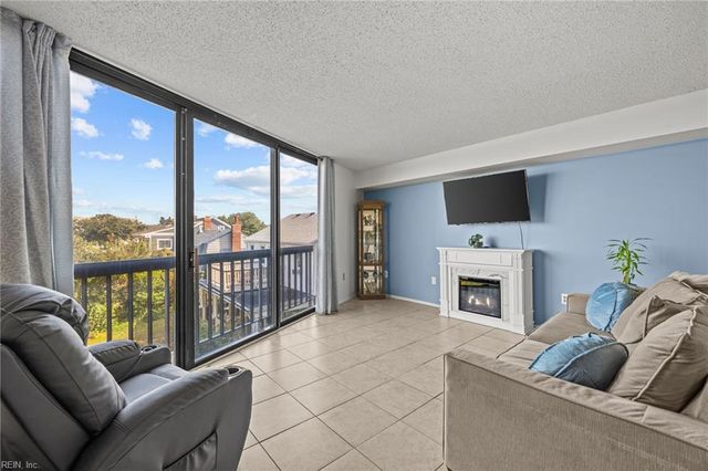 1222 E Ocean View Ave Apt 304, Norfolk, VA 23503