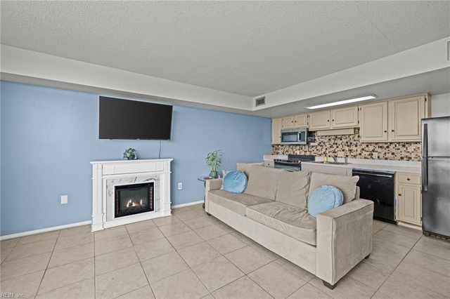 1222 E Ocean View Ave Apt 304, Norfolk, VA 23503