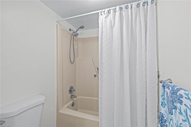 1222 E Ocean View Ave Apt 304, Norfolk, VA 23503