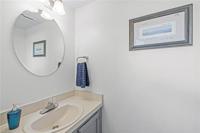 1222 E Ocean View Ave Apt 304, Norfolk, VA 23503