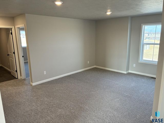 909 S Country Club Ave Avenue, Brandon, SD 57005