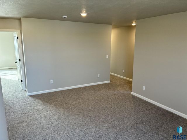 909 S Country Club Ave Avenue, Brandon, SD 57005