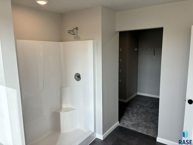 909 S Country Club Ave Avenue, Brandon, SD 57005