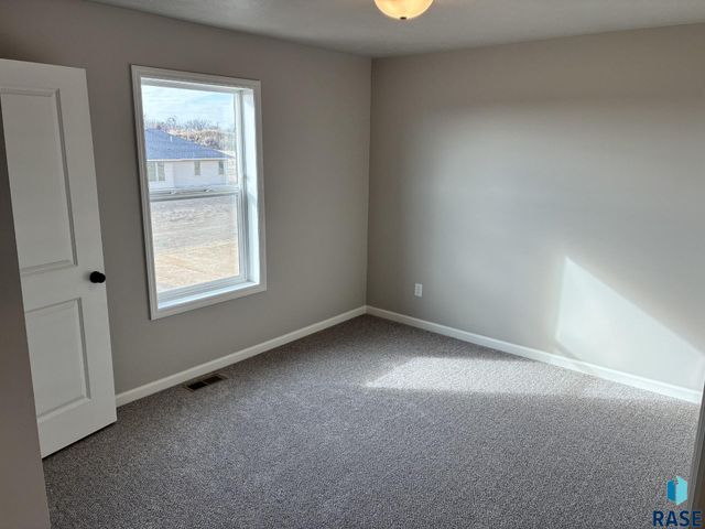 909 S Country Club Ave Avenue, Brandon, SD 57005