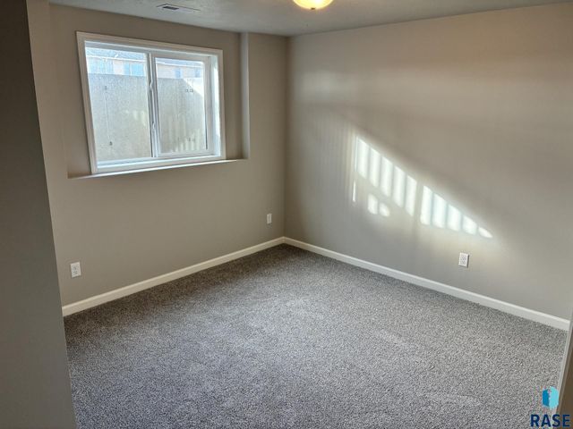 909 S Country Club Ave Avenue, Brandon, SD 57005